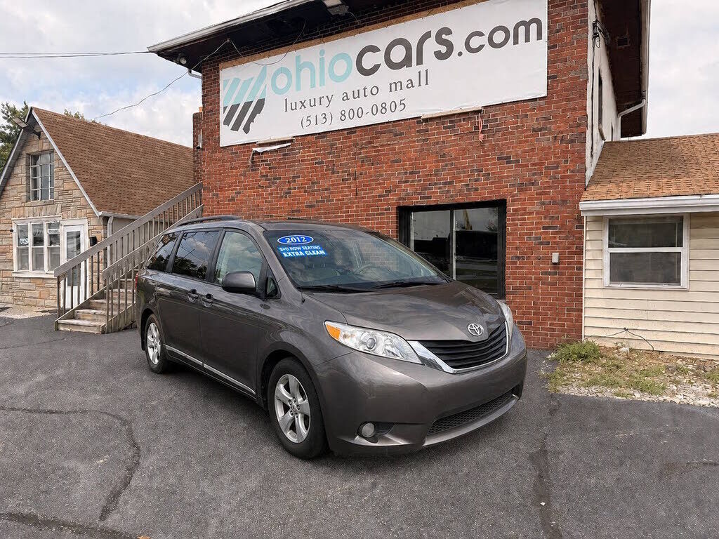 2012 TOYOTA Sienna