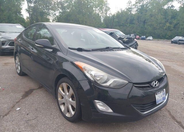 2013 HYUNDAI Elantra