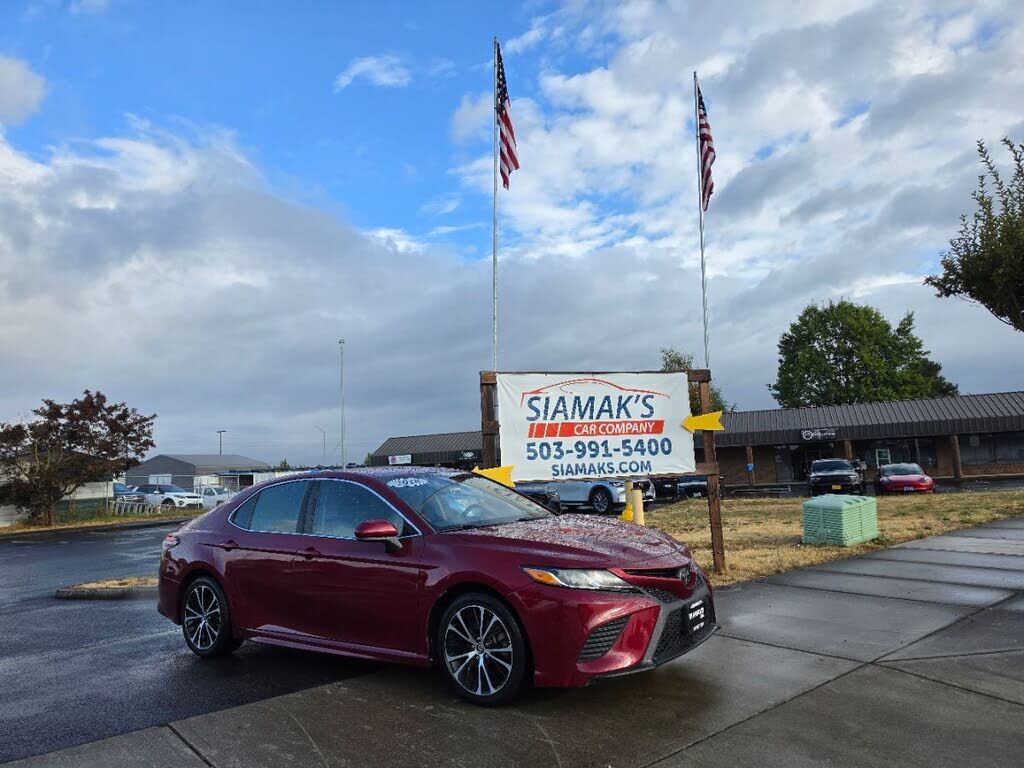 2018 TOYOTA Camry