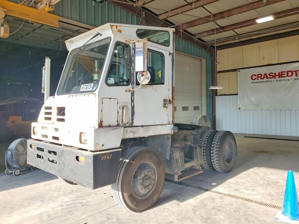 2003 CAPACITY TRUCKS TJ5000