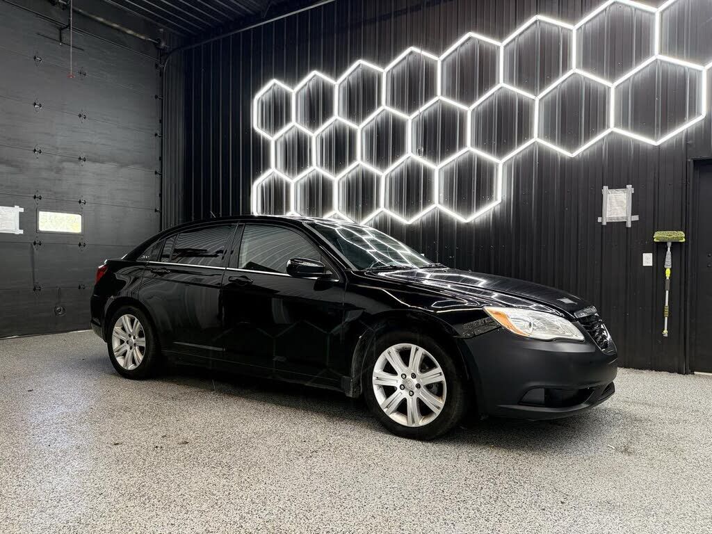 2013 CHRYSLER 200