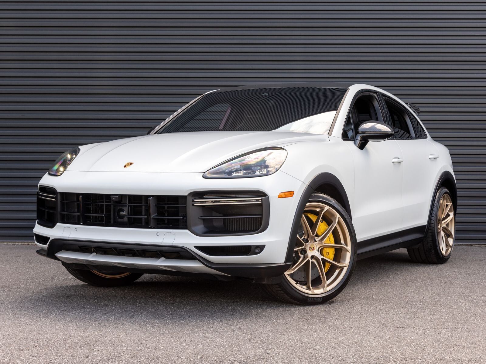 2022 PORSCHE Cayenne
