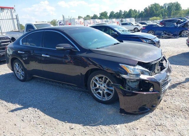 2010 NISSAN Maxima