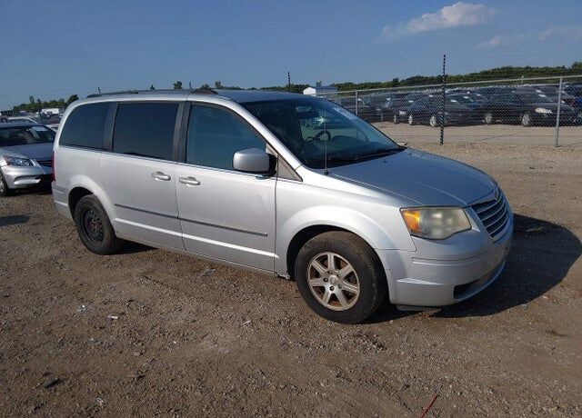 2010 CHRYSLER Town and Country