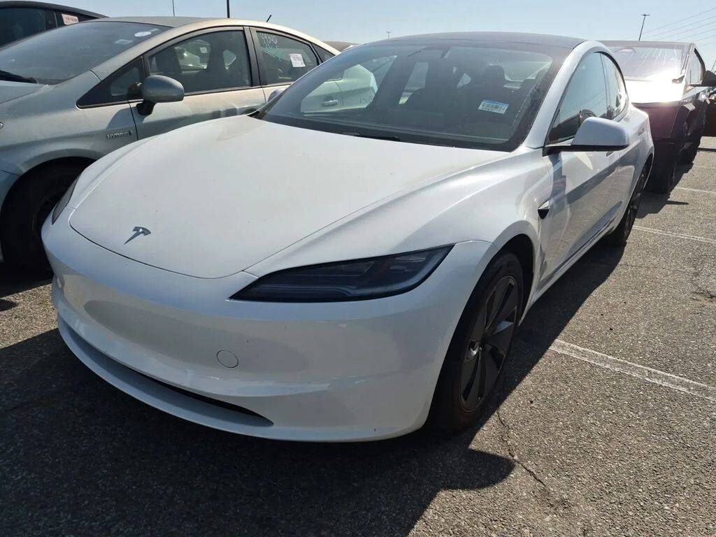 2025 TESLA Model 3