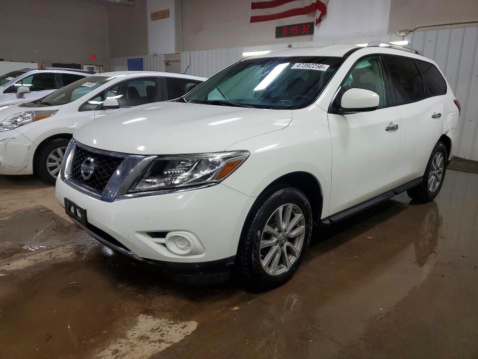 2016 NISSAN Pathfinder