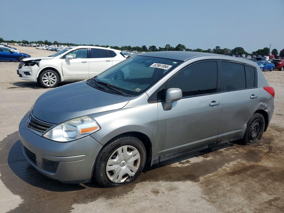 2011 NISSAN Versa