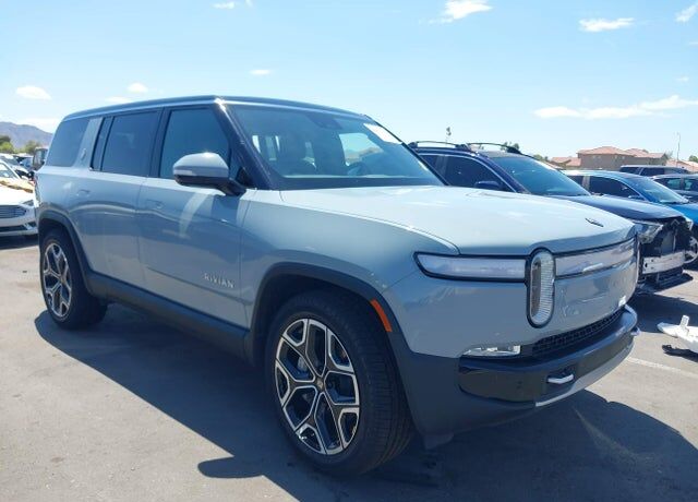 2024 RIVIAN R1S