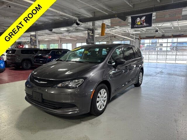 2020 CHRYSLER Voyager