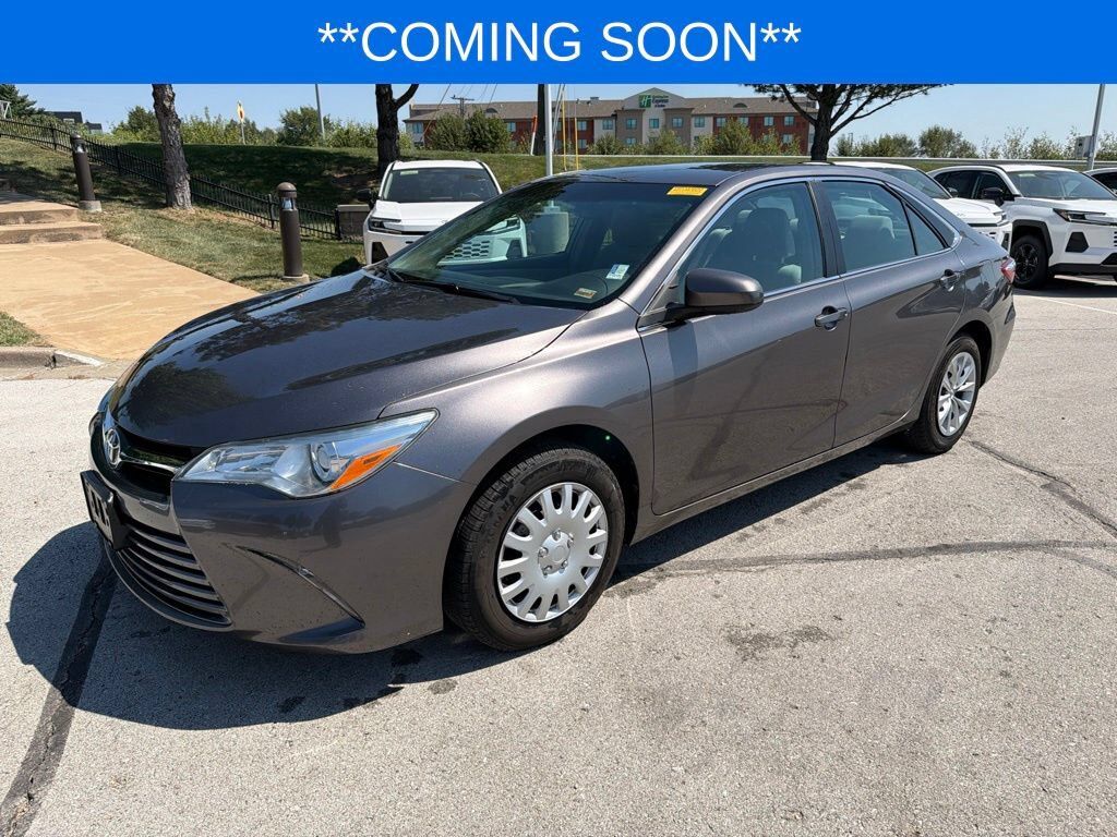 2017 TOYOTA Camry