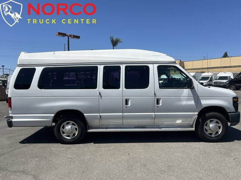 2012 FORD E-250