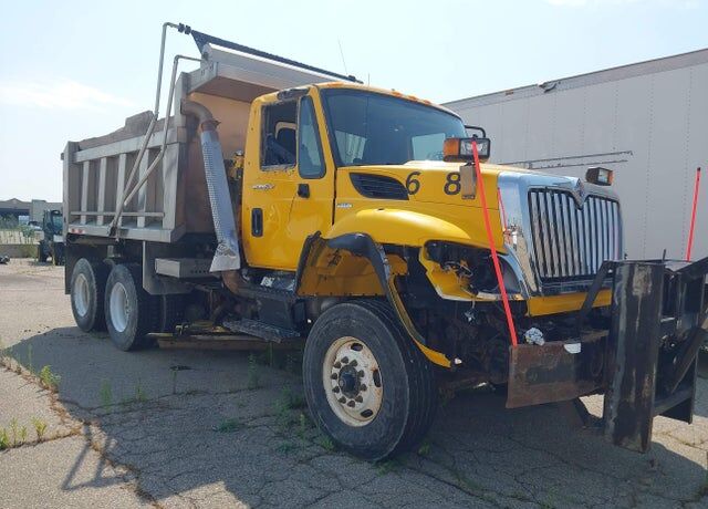 2011 INTERNATIONAL SF647