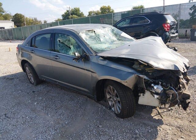 2012 CHRYSLER 200