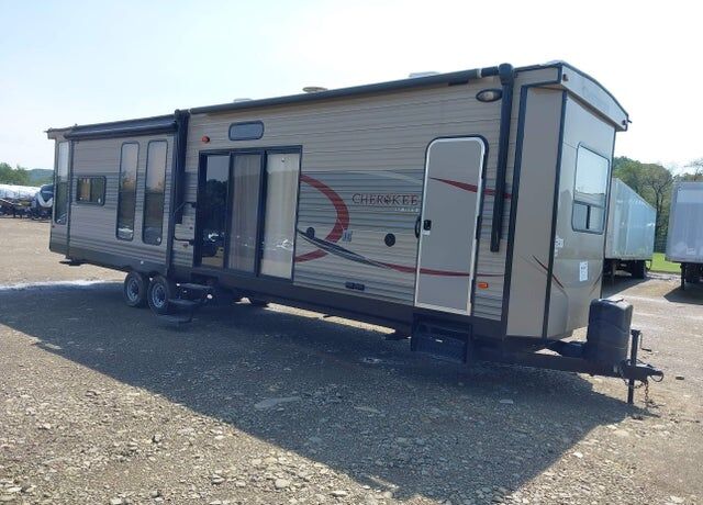 2015 FOREST RIVER Cherokee
