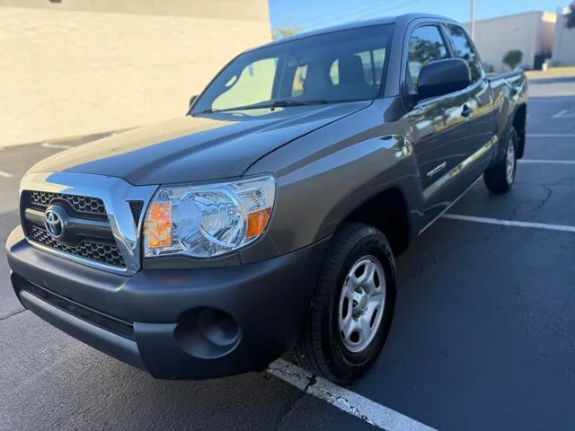 2011 TOYOTA Tacoma