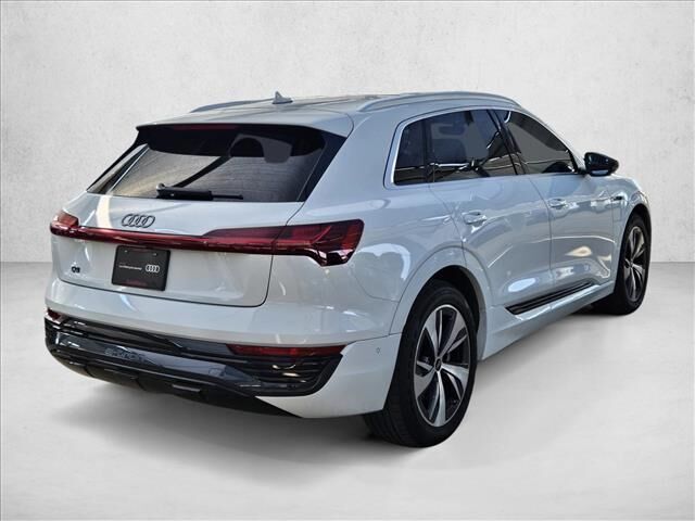 2024 Audi Q8