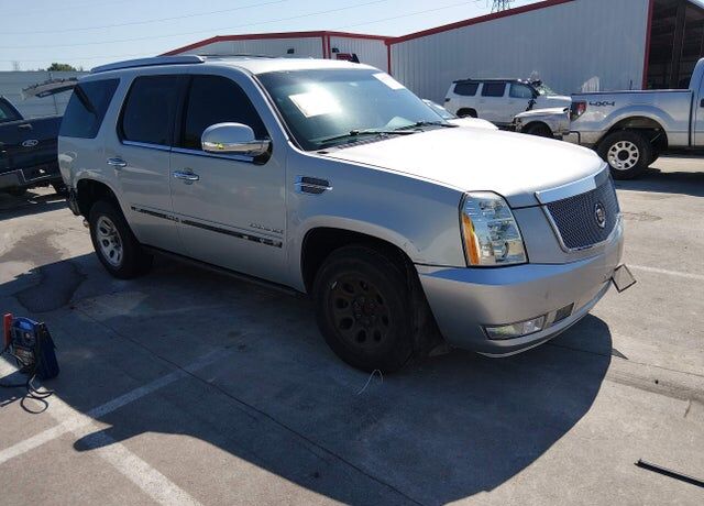 2011 CADILLAC Escalade