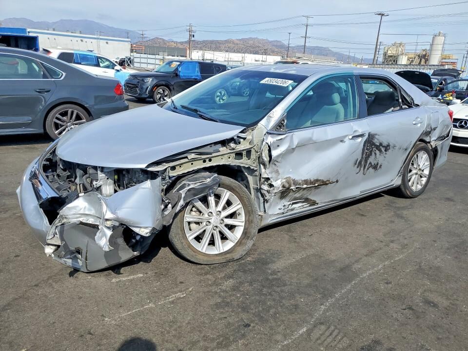2013 TOYOTA Camry