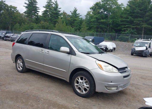 2004 TOYOTA Sienna