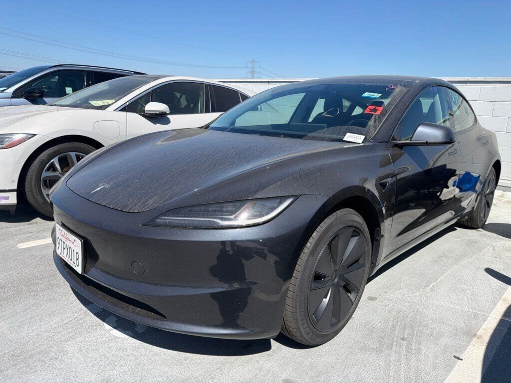 2025 TESLA Model 3