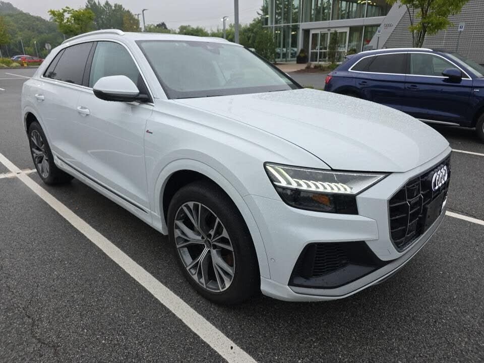 2023 AUDI Q8