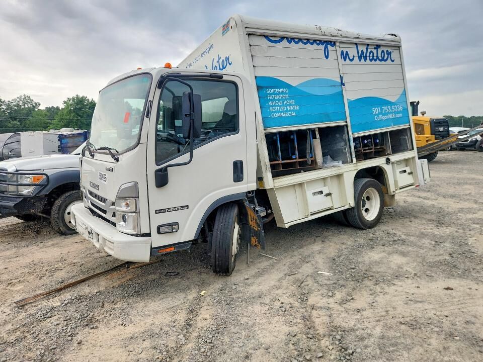 2024 ISUZU NPR-HD
