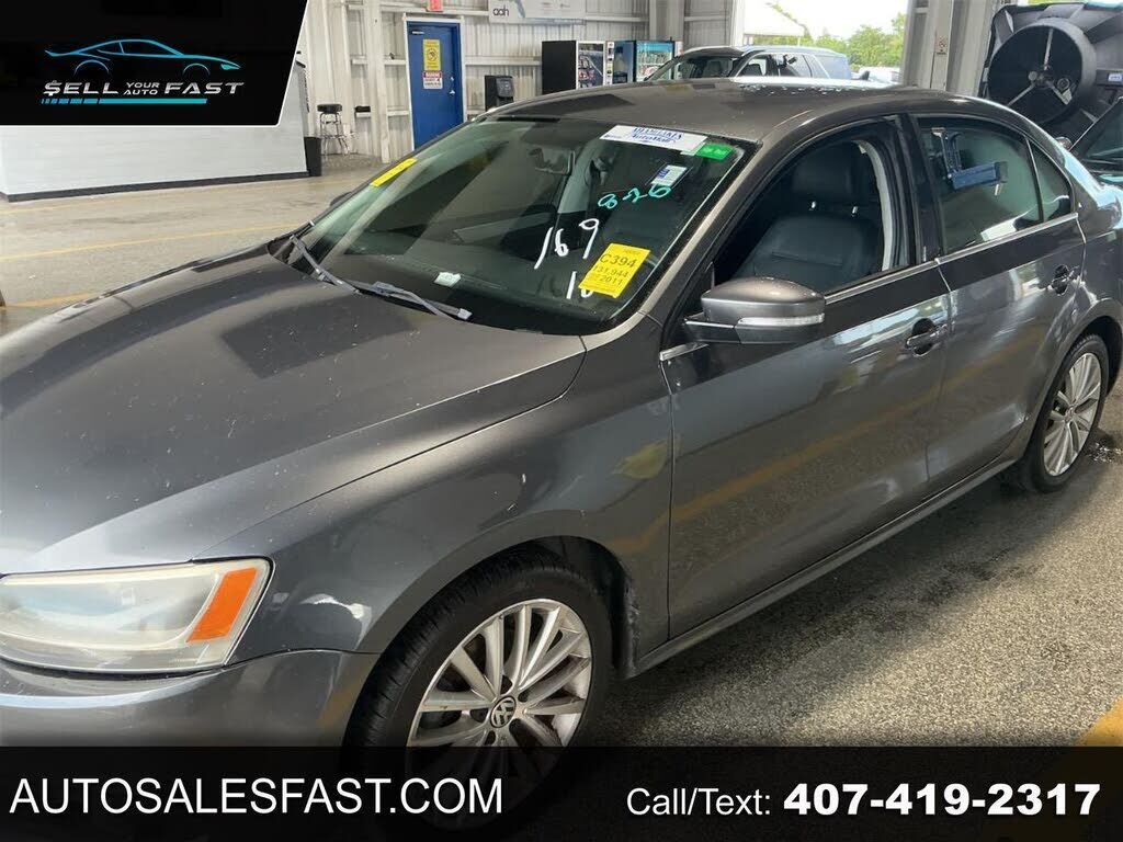 2011 VOLKSWAGEN Jetta