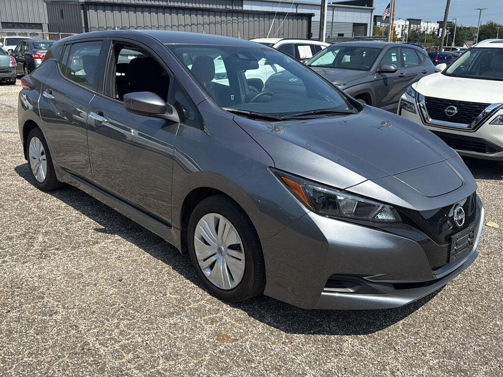 2025 NISSAN Leaf