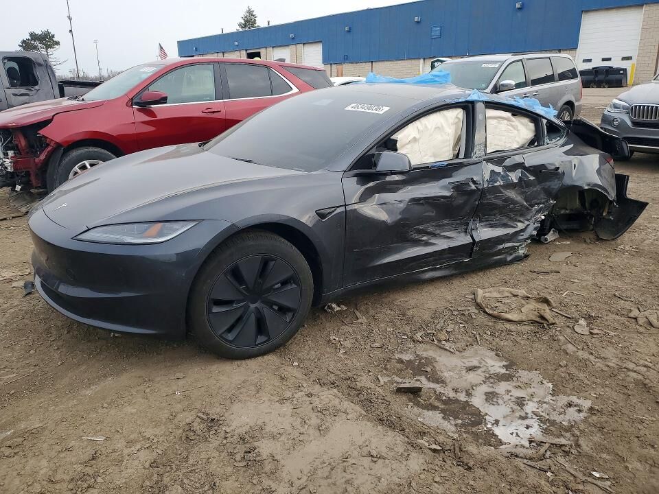 2025 TESLA Model 3