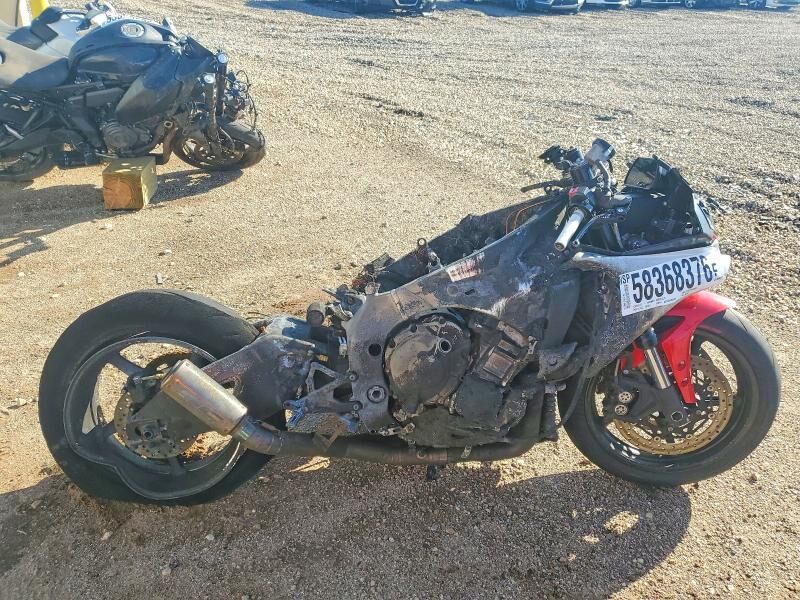 2016 YAMAHA YZF