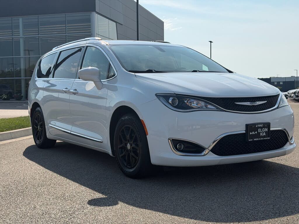 2020 CHRYSLER Pacifica