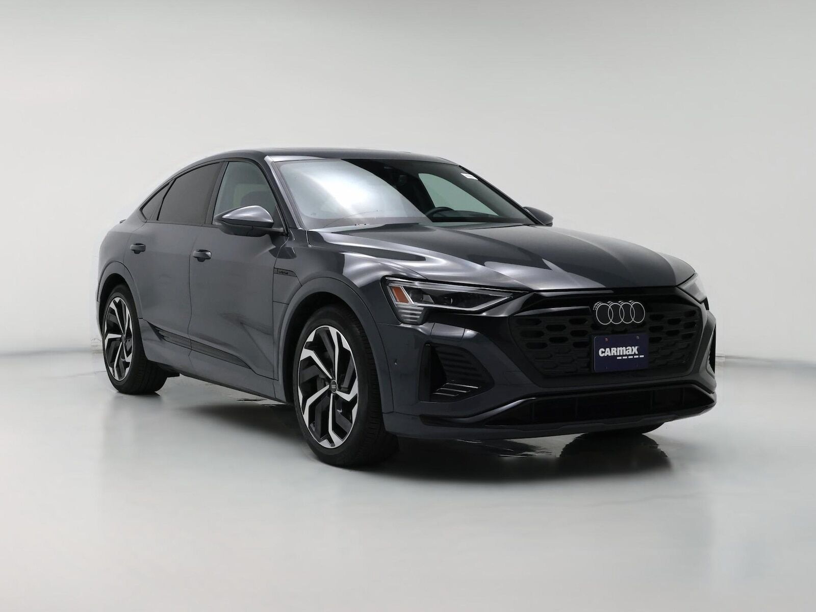 2024 AUDI Q8