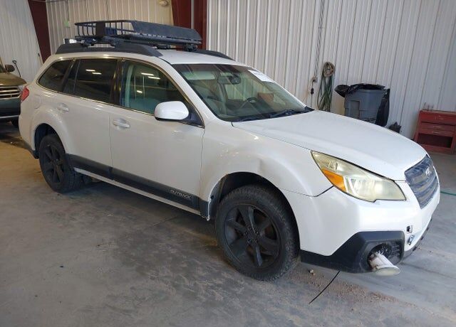 2013 SUBARU Outback
