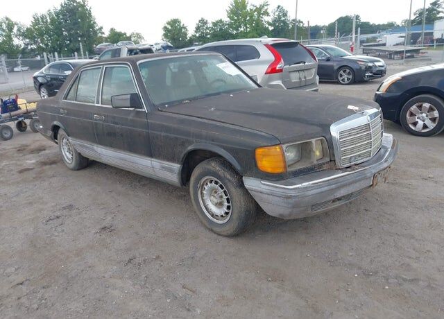 1985 MERCEDES-BENZ 300