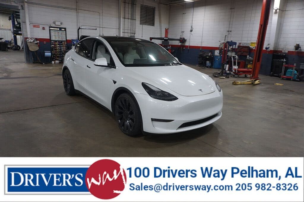 2024 TESLA Model Y