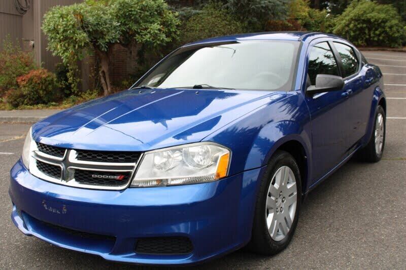 2013 DODGE Avenger