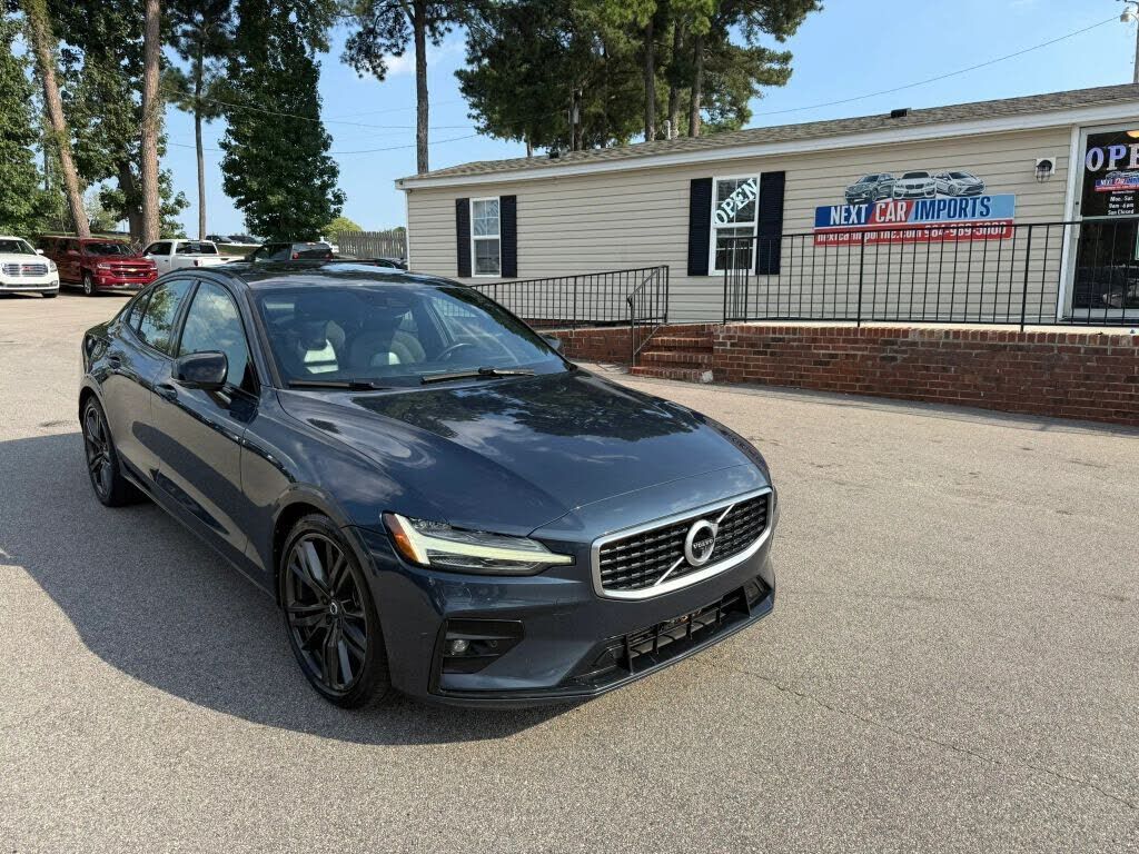2019 VOLVO S60