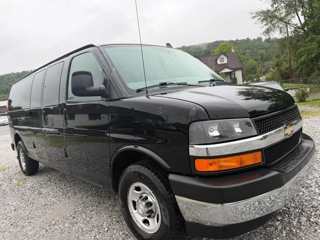 2017 CHEVROLET Express