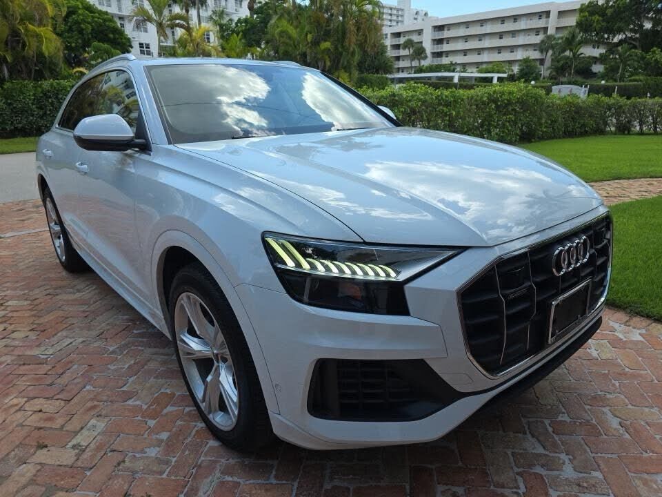 2023 AUDI Q8