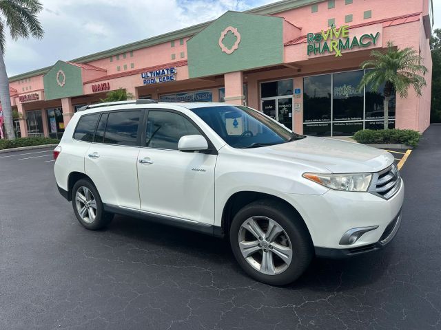 2013 TOYOTA Highlander