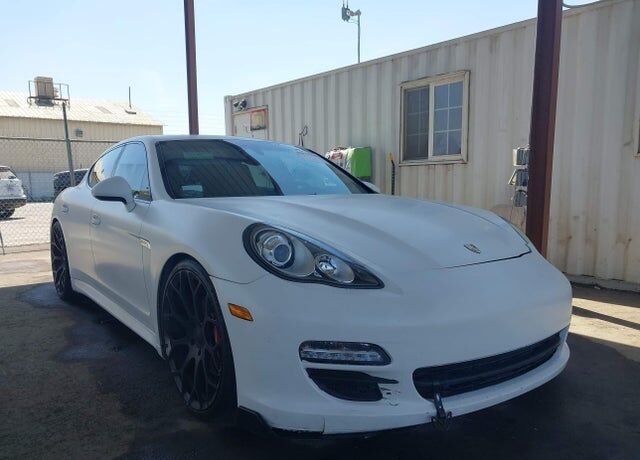 2011 PORSCHE Panamera