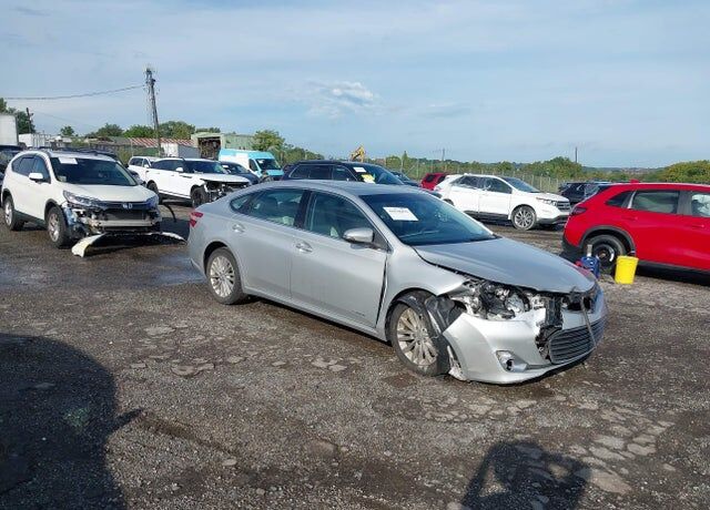 2013 TOYOTA Avalon