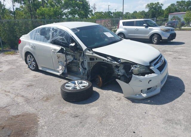 2014 SUBARU Legacy