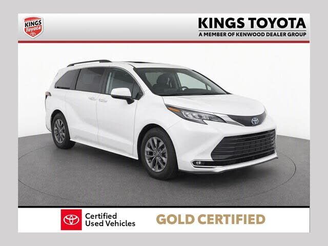 2023 TOYOTA Sienna