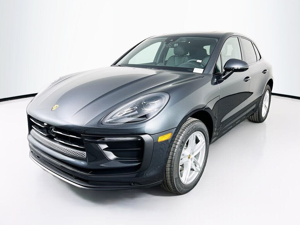 2026 PORSCHE Macan