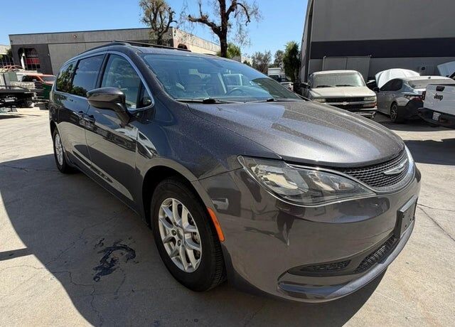 2021 CHRYSLER Voyager