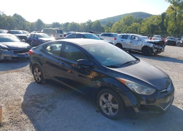 2013 HYUNDAI Elantra
