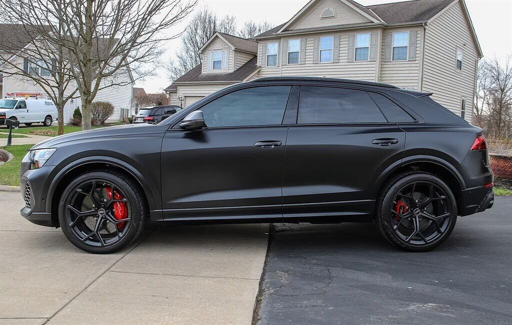 2025 AUDI RS Q8