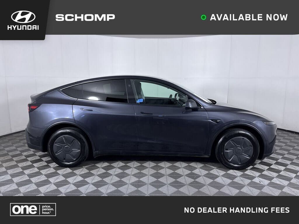 2026 TESLA Model Y
