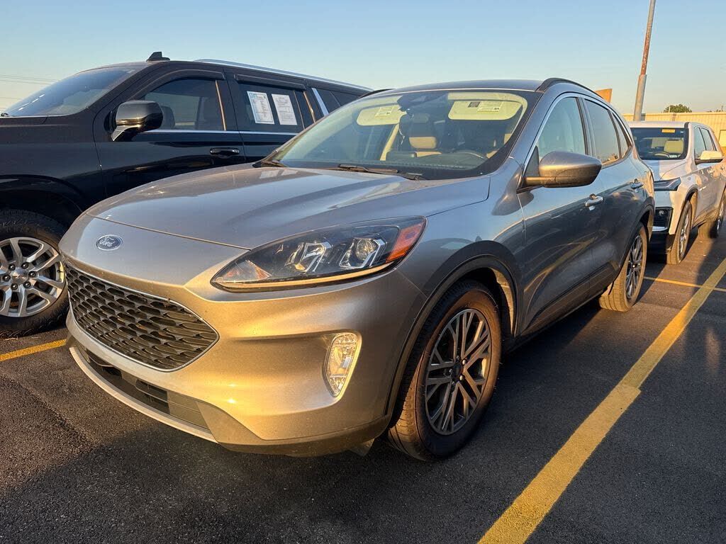 2021 FORD Escape
